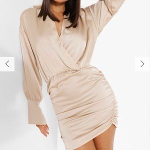 Boohoo satin ruched dress new with tags!